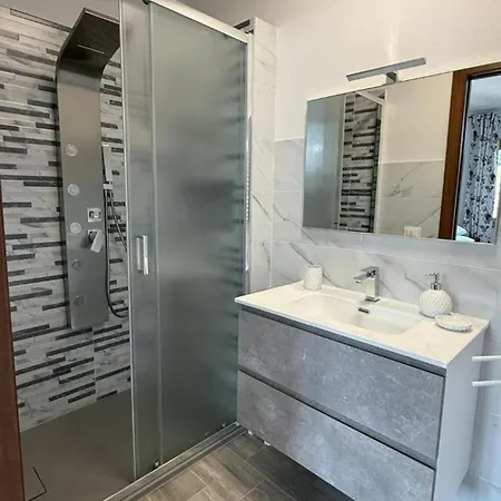 Charming Guest In Florence Countryside With Mountain River Views 3* Dicomano